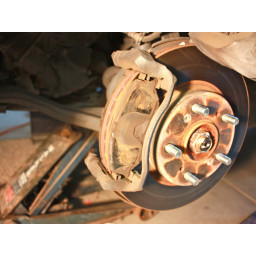 2003-2007 Honda Accord Замена передних тормозных колодок