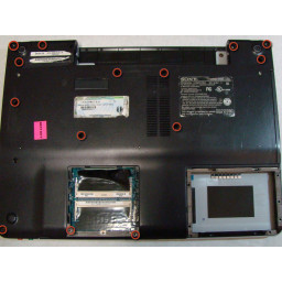 Замена задней крышки Sony Vaio PCG-7A2L